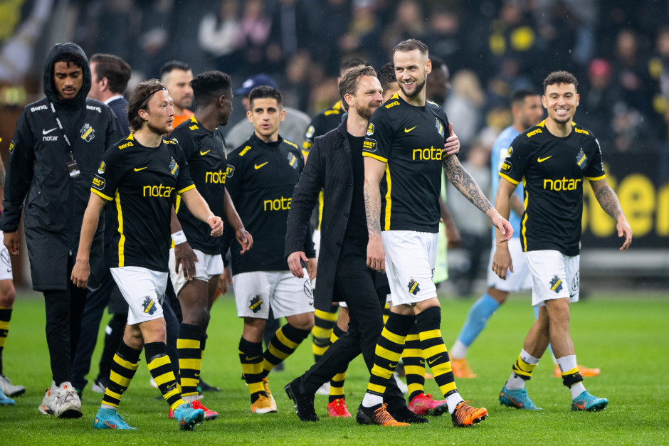 爱游戏网址-瑞典队踢进决赛，晋级欧洲杯