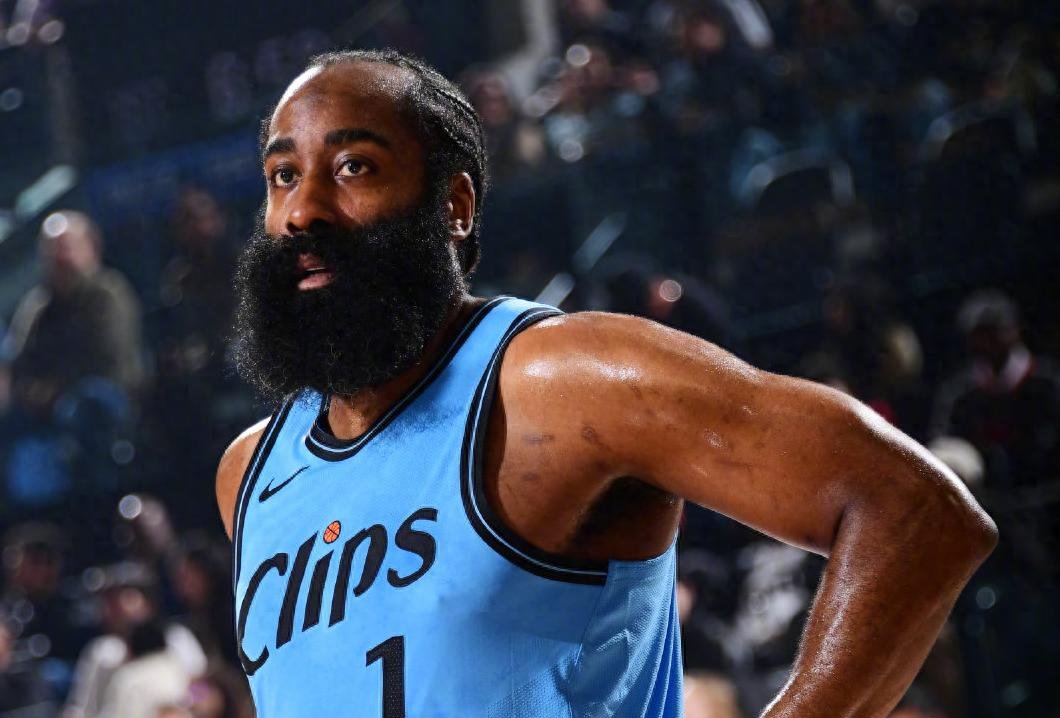 爱游戏网页版-快船暗藏板凳实力备战关键战役