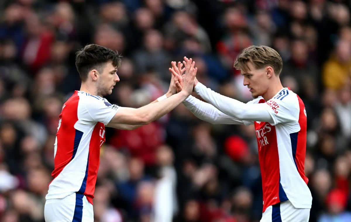 包含摩尔多瓦前锋再演绝杀，克罗地亚后卫谨防入球的词条